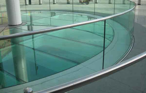 curved_glass_balustrade